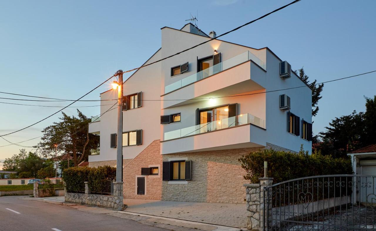 Apartments Nika Turanj Exterior photo